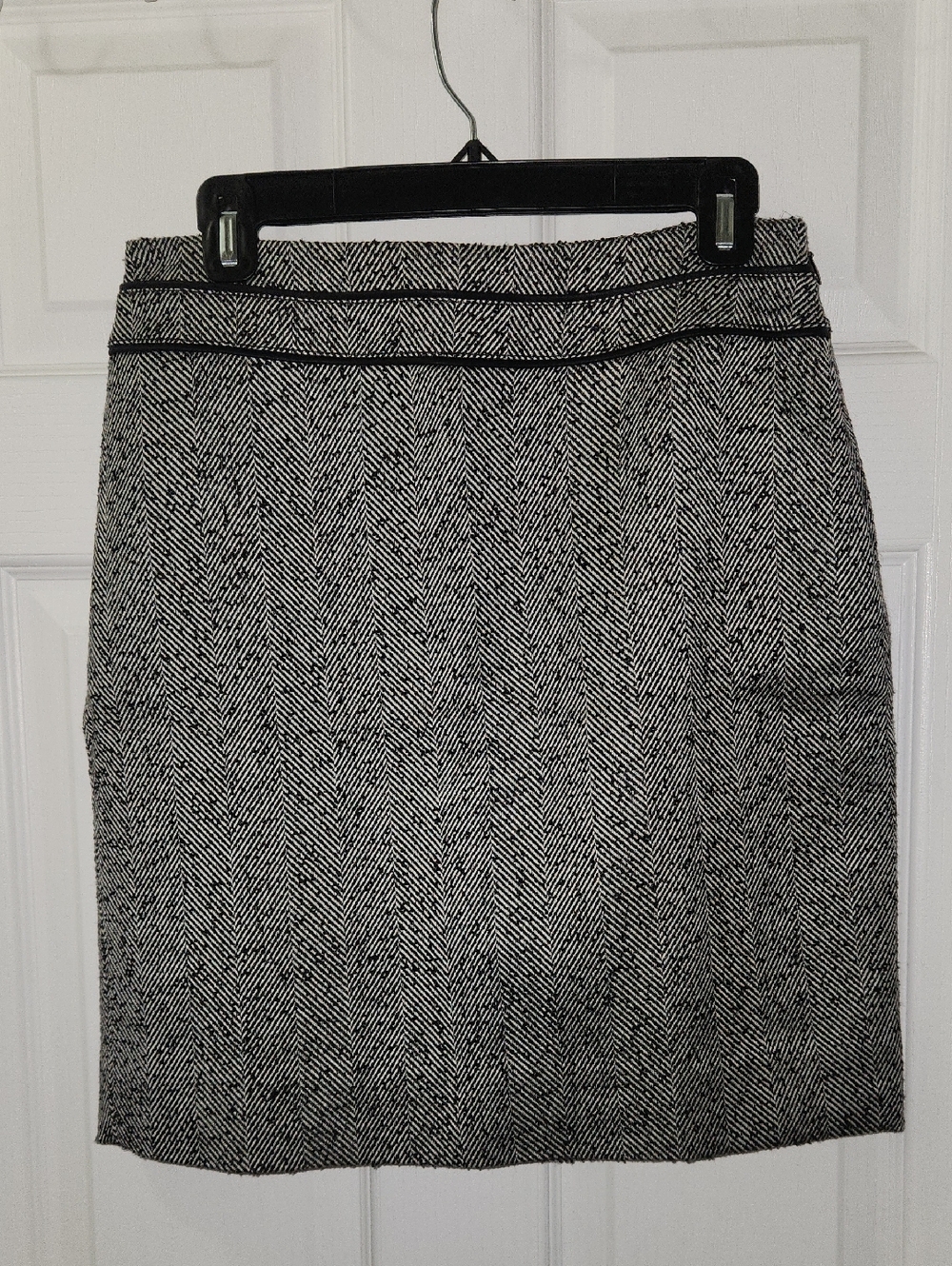 White House Black Market Black and White Herringbone Pencil Skirt